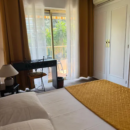 Hotel Restaurant Brasilia 3*